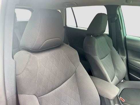 Used 2024 Toyota Corolla Cross LE image 25