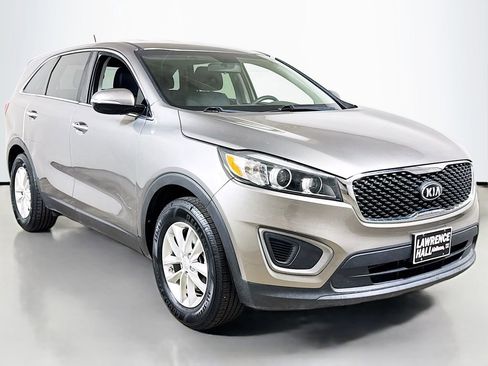 Used 2016 Kia Sorento L FWD image 3