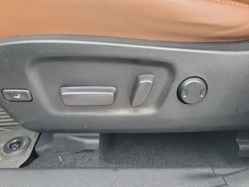 Used 2018 Toyota Highlander Limited Platinum image 40