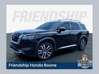 Used 2025 Nissan Pathfinder Platinum w/ Cargo Package
