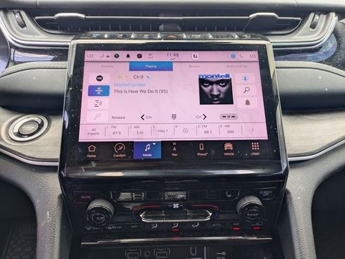 Used 2022 Jeep Grand Cherokee Limited 4xe AWD/4WD image 12