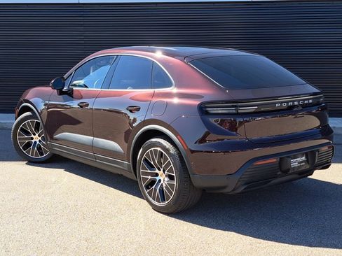 Certified 2025 Porsche Macan Electric image 3