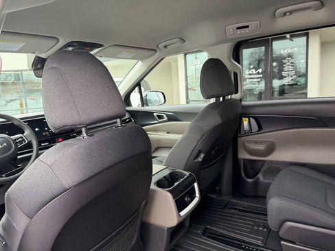 New 2026 Kia Carnival LX FWD image 19