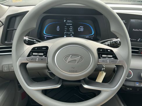 New 2026 Hyundai Elantra SE FWD image 15
