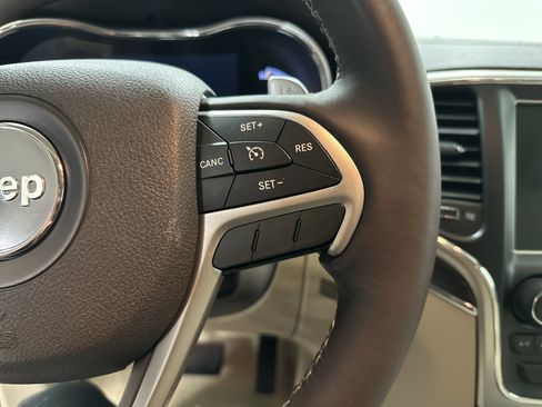 Used 2017 Jeep Grand Cherokee Overland image 20