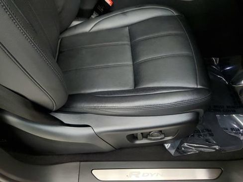 Used 2023 Land Rover Range Rover Evoque R-Dynamic S AWD/4WD image 38