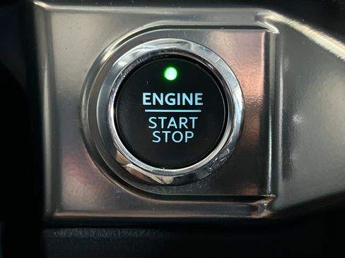 Used 2023 Ford F150 Lariat w/ Equipment Group 502A High image 21