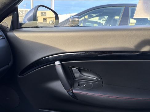 Used 2016 Maserati GranTurismo MC image 18