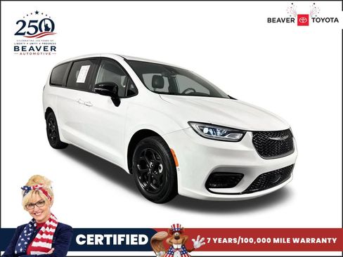 Used 2024 Chrysler Pacifica Limited FWD image 1