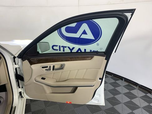 Used 2014 Mercedes-Benz E 350 Sport image 42