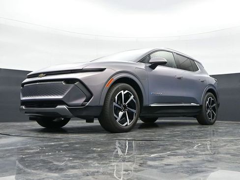 Used 2025 Chevrolet Equinox EV LT w/ Convenience Package FWD image 36