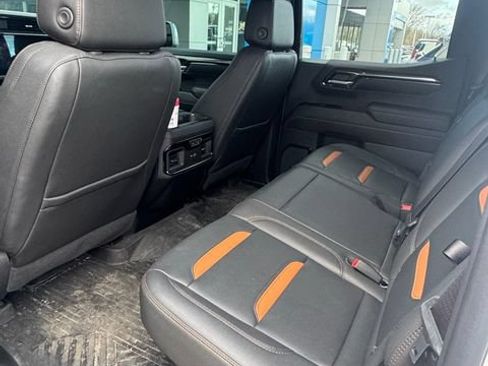 Used 2023 GMC Sierra 1500 AT4 w/ AT4 Premium Package AWD/4WD image 10