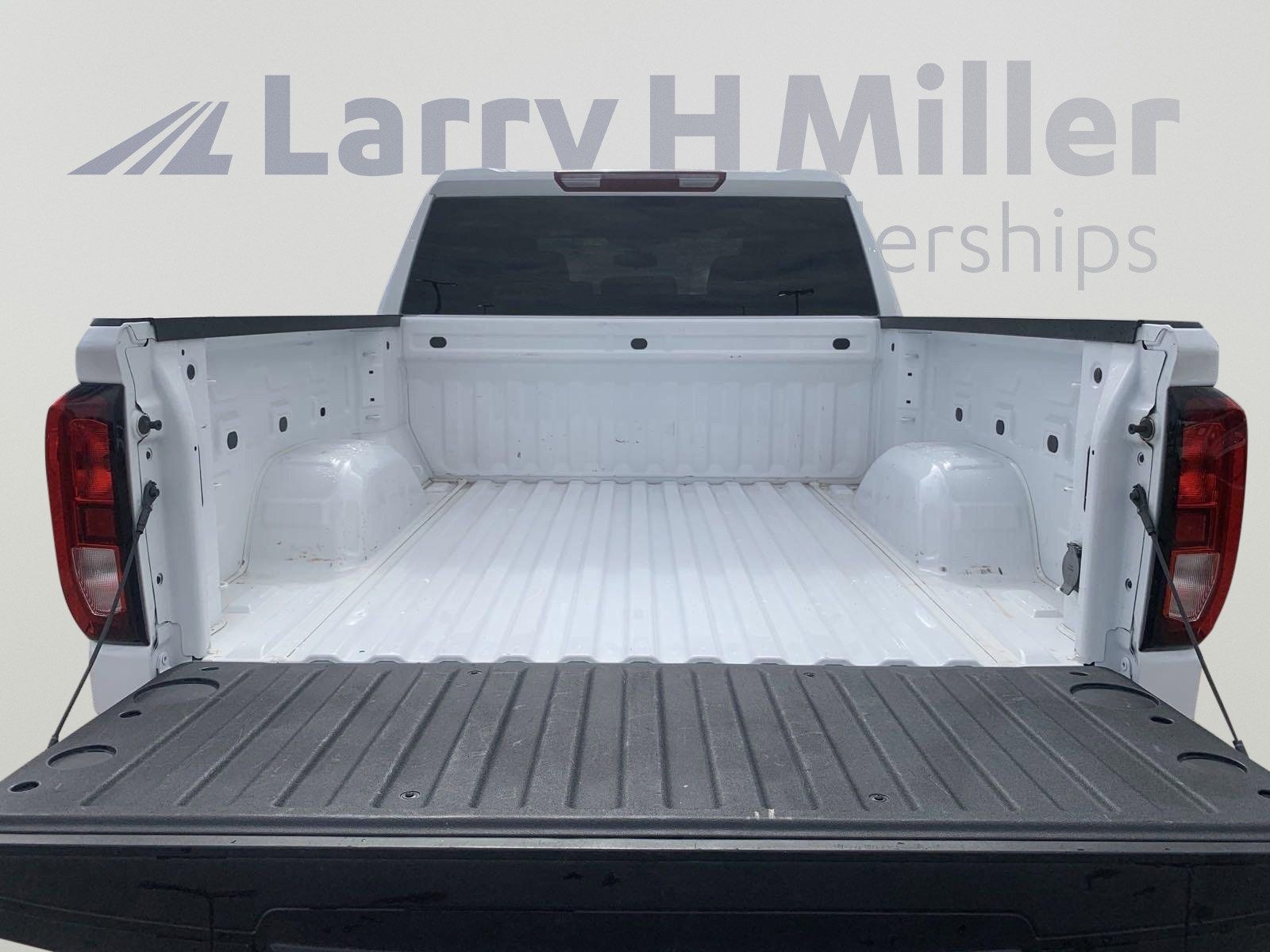 Used 2023 GMC Sierra 1500 Elevation AWD/4WD image 8