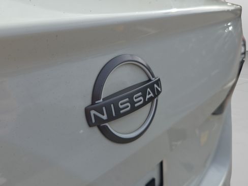 Used 2025 Nissan Altima 2.5 SV FWD image 15
