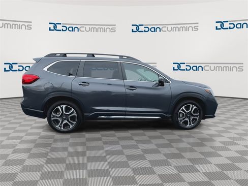 Used 2023 Subaru Ascent Limited image 9