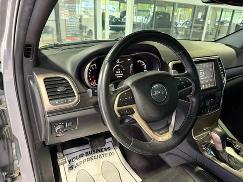 Used 2017 Jeep Grand Cherokee Limited w/ Luxury Group II AWD/4WD image 27