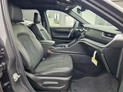 New 2025 Jeep Grand Cherokee L Altitude AWD/4WD image 15