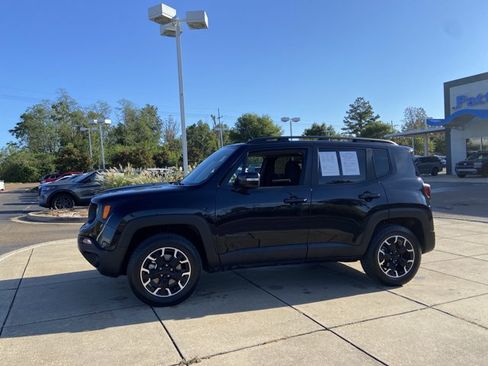 Used 2023 Jeep Renegade Latitude AWD/4WD image 6