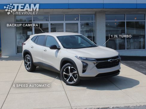 New 2026 Chevrolet Trax RS w/ Driver Confidence Package FWD image 2
