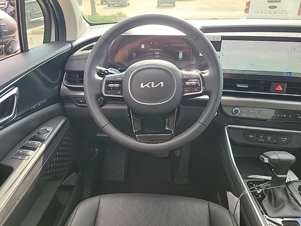 New 2026 Kia Carnival SX w/ SX Dark Edition Package FWD image 13