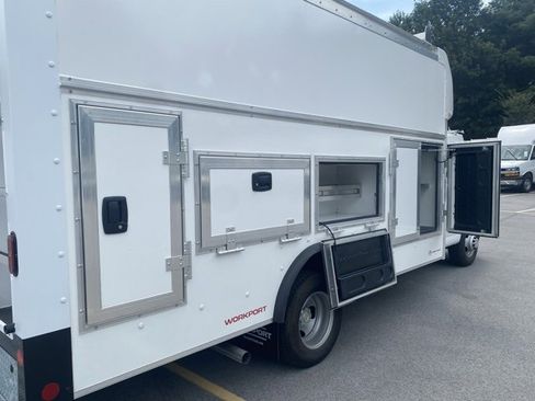 New 2025 Chevrolet Express 4500 4500 Series w/ Power Convenience Package image 12