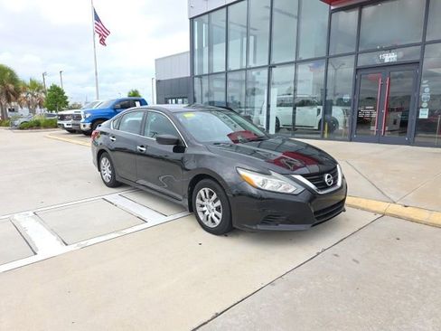 Used 2018 Nissan Altima 2.5 S w/ S Convenience Package FWD image 2