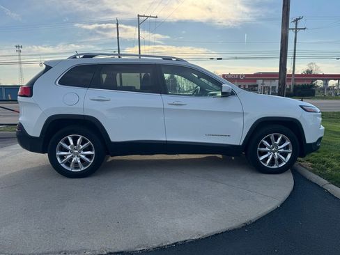 Used 2015 Jeep Cherokee Limited w/ Luxury Group image 8