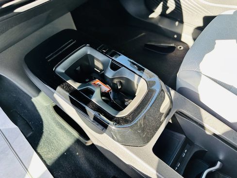 Used 2022 Volkswagen ID.4 Pro S w/ Gradient Package image 16