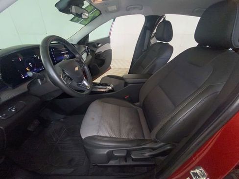 Used 2024 Chevrolet Trax LT w/ Driver Confidence Package FWD image 24