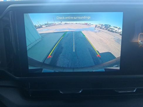 Used 2025 Jeep Wrangler Sahara image 23