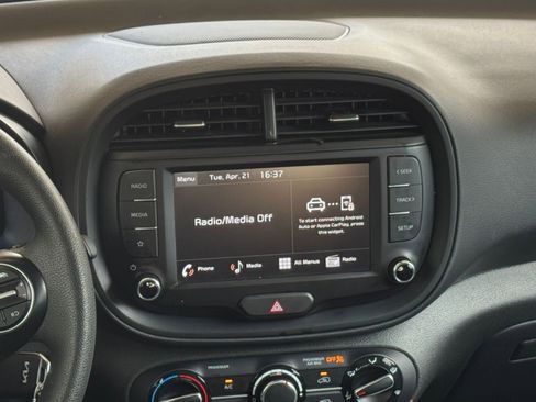 Used 2025 Kia Soul LX w/ LX Technology Package image 17