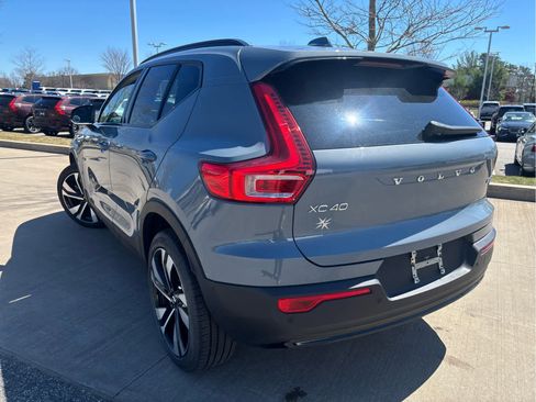 Used 2023 Volvo XC40 B5 Plus w/ Driver Assist Package AWD/4WD image 5