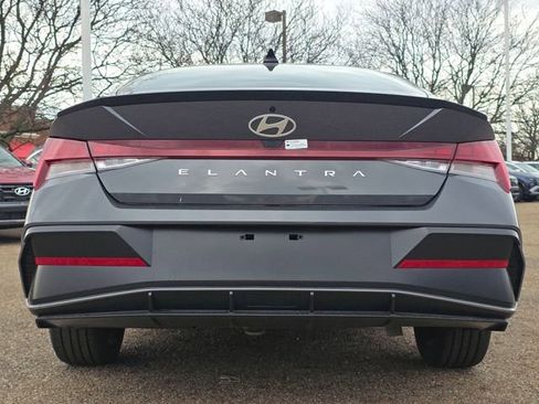 New 2026 Hyundai Elantra SEL Sport Premium FWD image 15