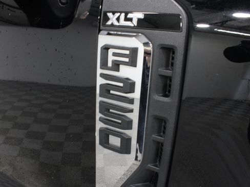 Used 2025 Ford F250 XLT AWD/4WD image 25