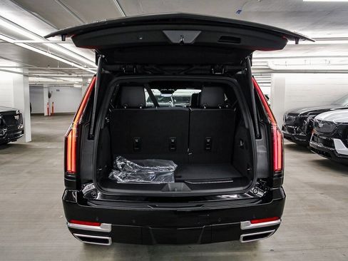 Used 2026 Cadillac Escalade Luxury image 27