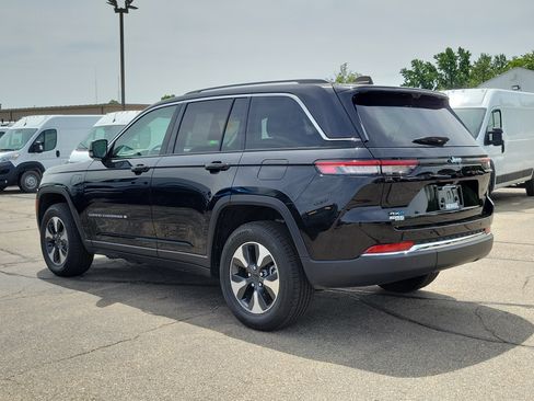 Used 2023 Jeep Grand Cherokee 4WD 4xe w/ Luxury Tech Group II image 3