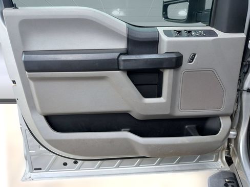 Used 2018 Ford F250 XL w/ STX Appearance Package AWD/4WD image 13