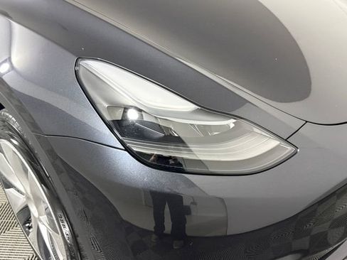 Used 2024 Tesla Model Y Long Range image 12