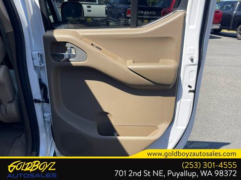 Used 2007 Nissan Frontier SE w/ SE Value Truck Pkg AWD/4WD image 19