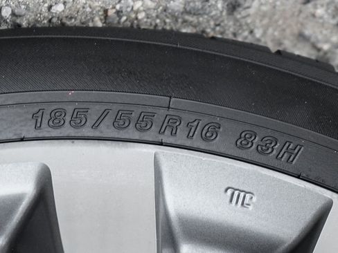 Used 2013 Honda Fit Sport image 36