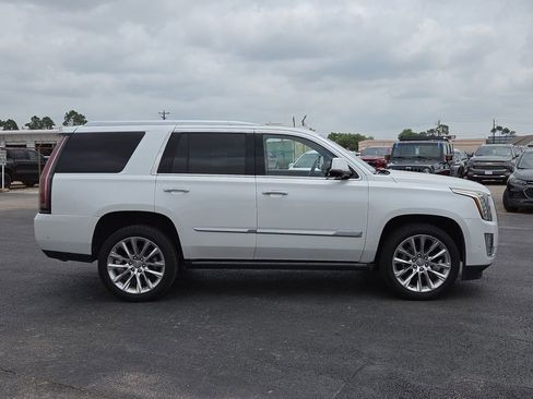 Used 2018 Cadillac Escalade Premium Luxury RWD image 7