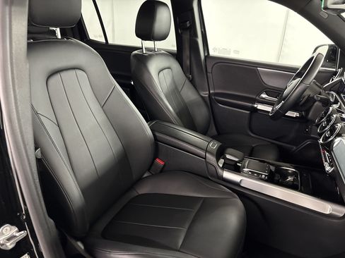 Used 2022 Mercedes-Benz GLB 250 image 25