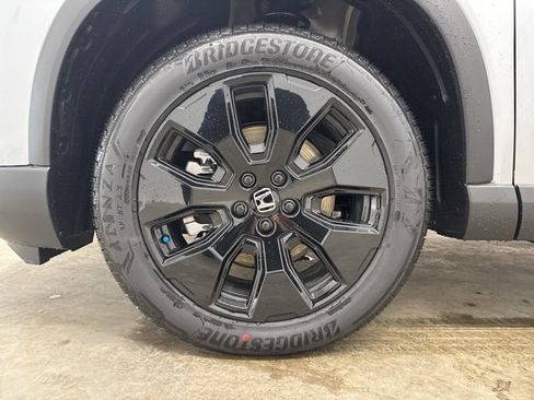 New 2026 Honda Pilot Black Edition image 9