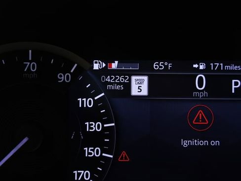 Used 2022 Jaguar XF R-Dynamic SE image 12