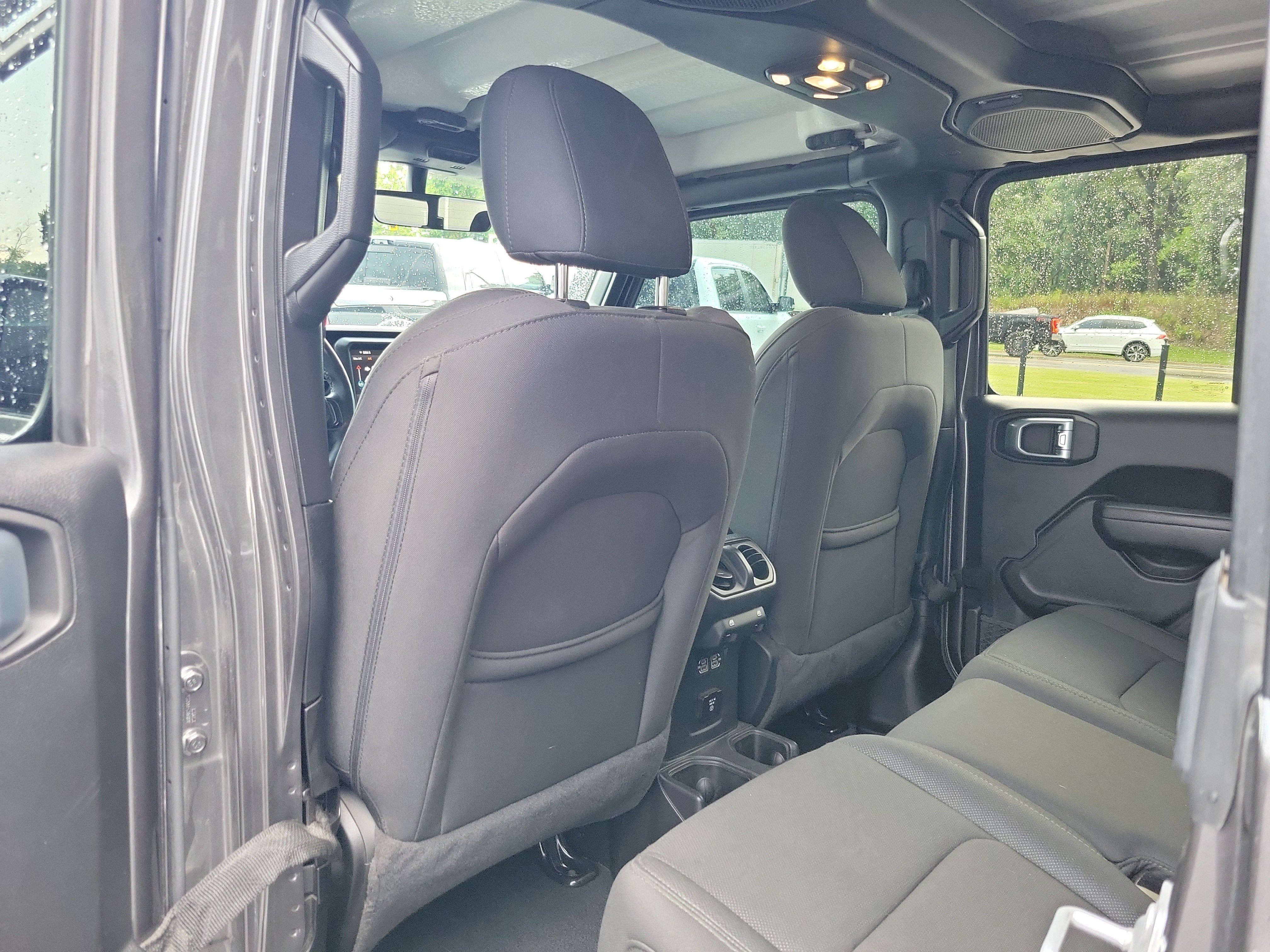 Used 2022 Jeep Gladiator Mojave AWD/4WD image 10