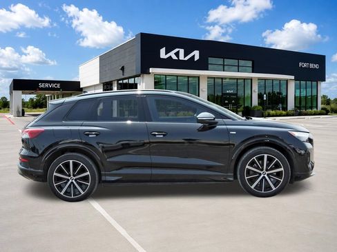Used 2022 Audi Q4 e-tron Premium Plus AWD/4WD image 4