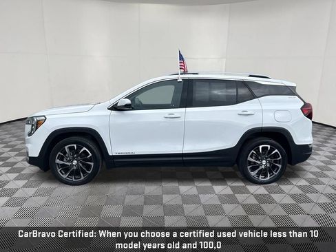 Certified 2022 GMC Terrain SLT AWD/4WD image 2