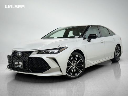 Used 2019 Toyota Avalon XSE w/ All Weather Liner Package FWD image 1