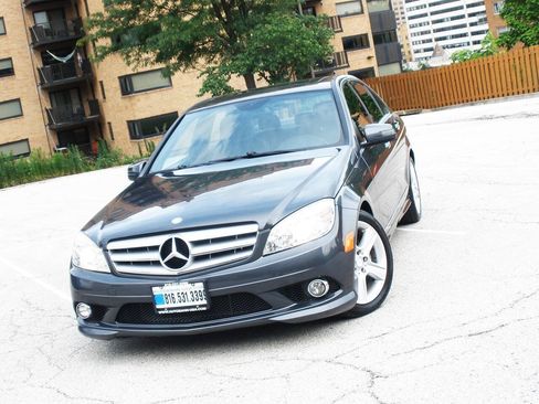 Used 2010 Mercedes-Benz C 300 4MATIC Sedan image 7