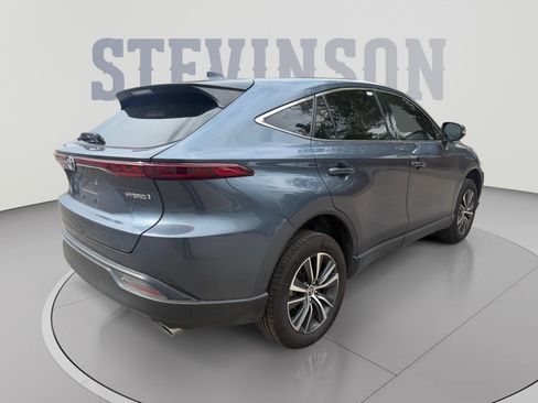 Used 2022 Toyota Venza LE AWD/4WD image 5